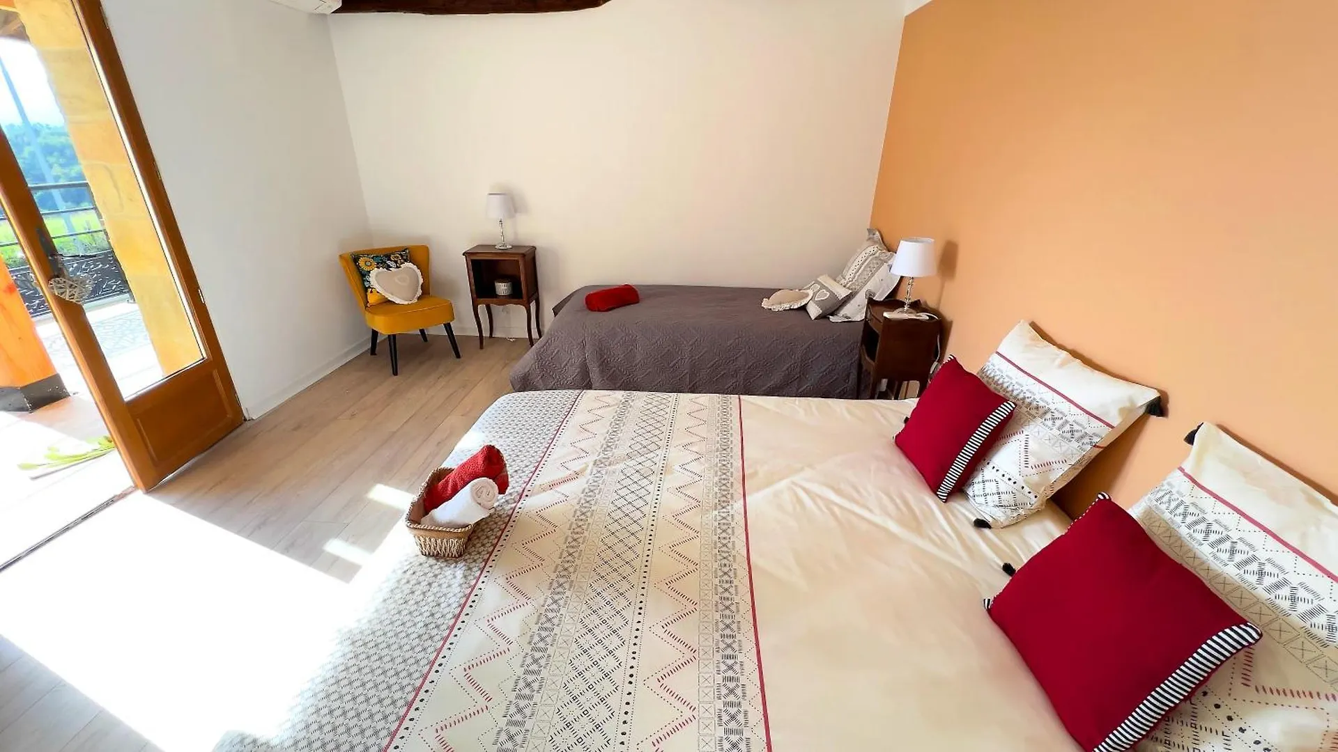 La Maison Des Cretes Parnans 3*,  France